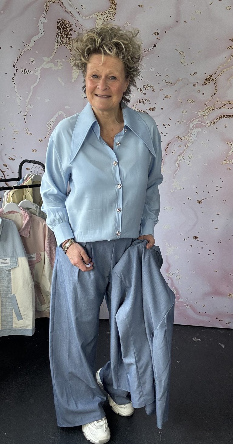 blouse Punt lichtblauw Chastar