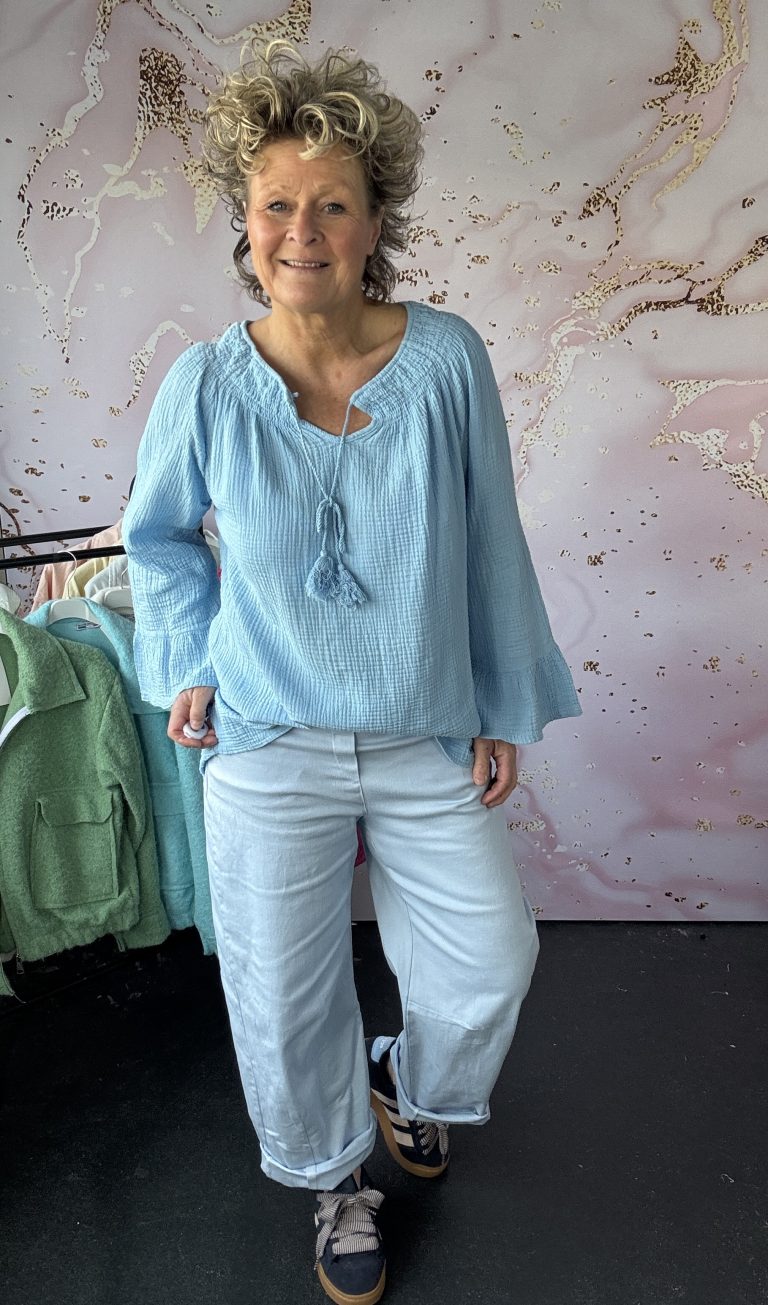 Blouse Aila lichtblauw