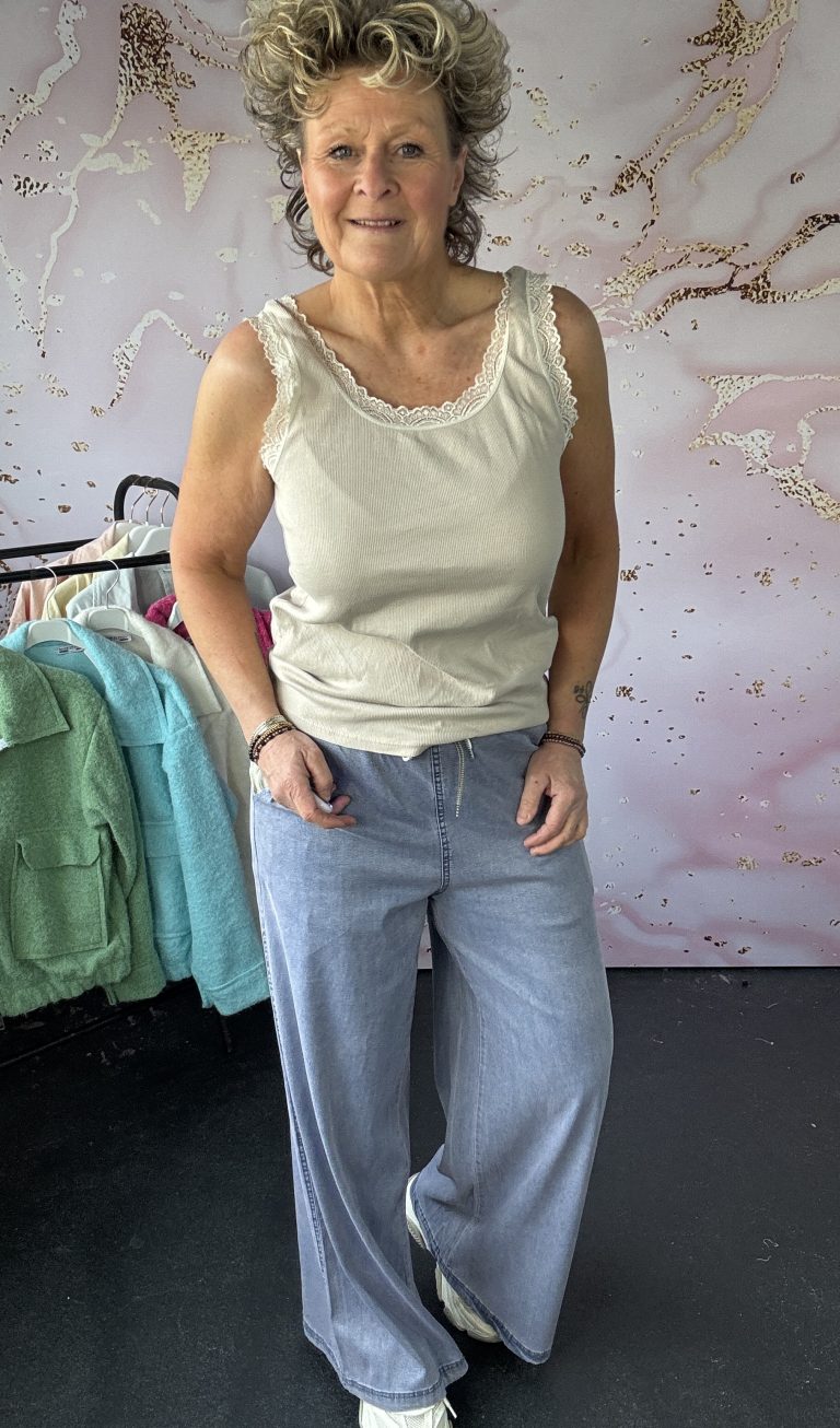 hemdje kant beige