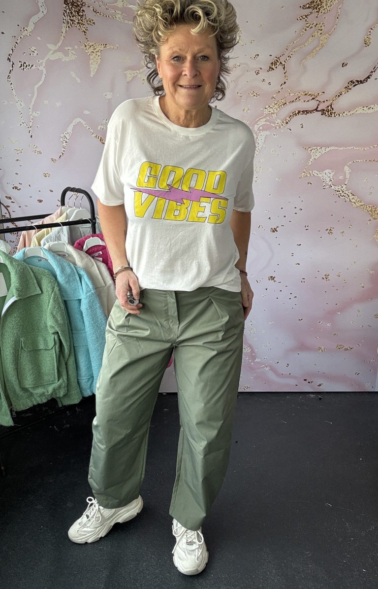 T shirt goodvibes ( Mooij) wit