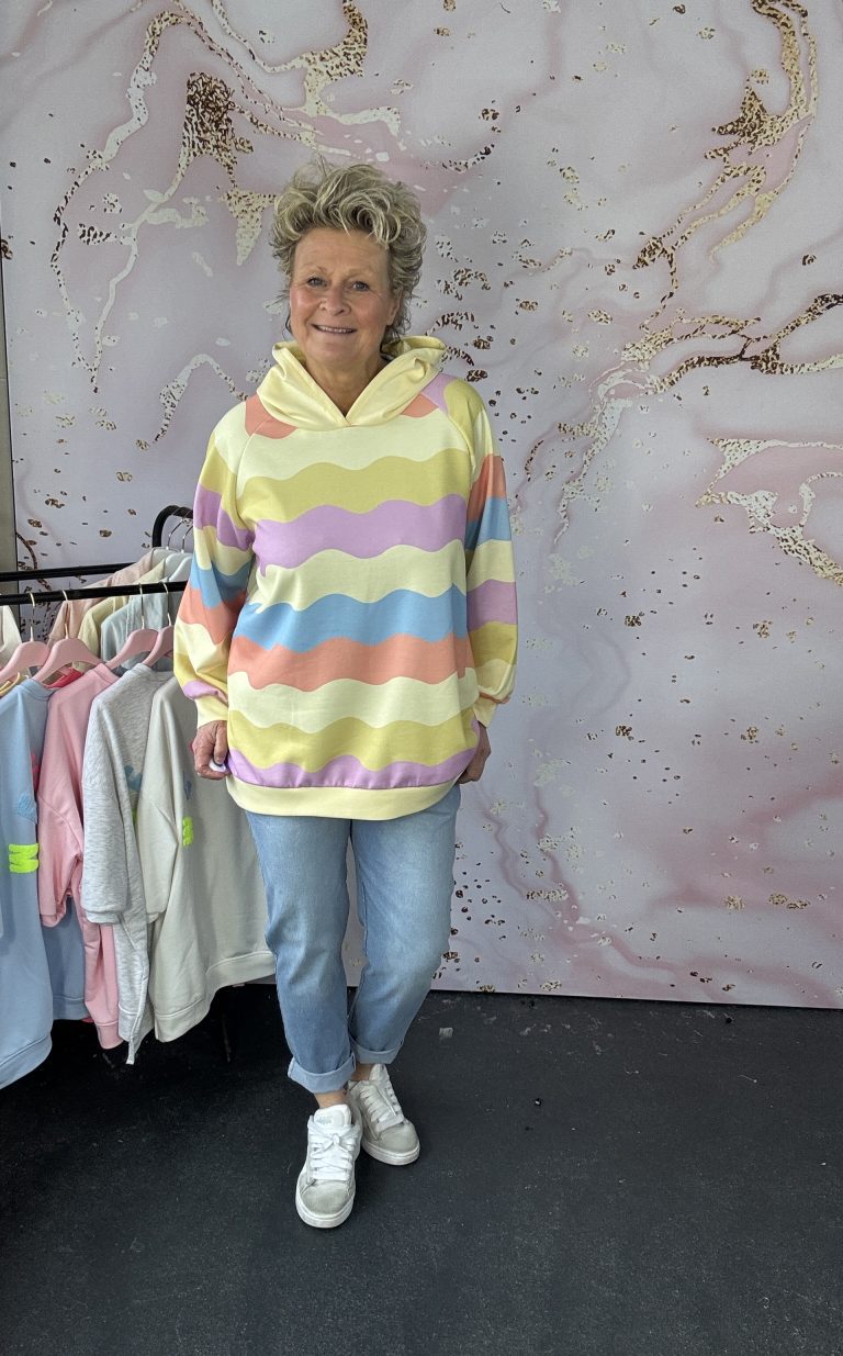 Sweater hoody Rainbow geel