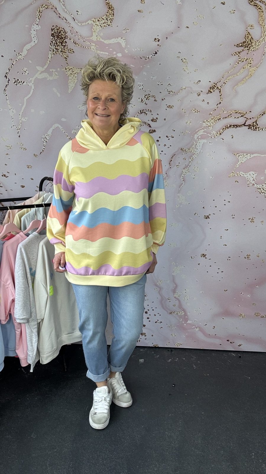 Sweater hoody Rainbow geel