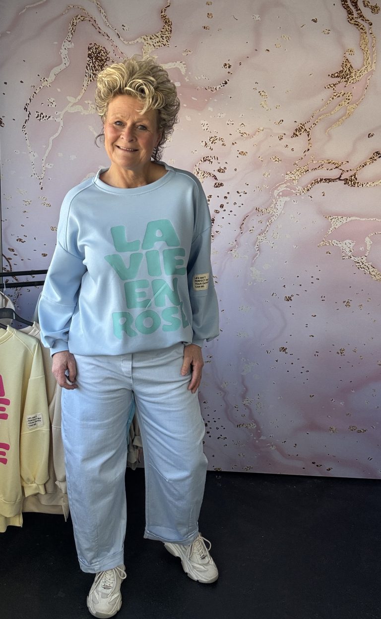 Sweater La Vie lichtblauw