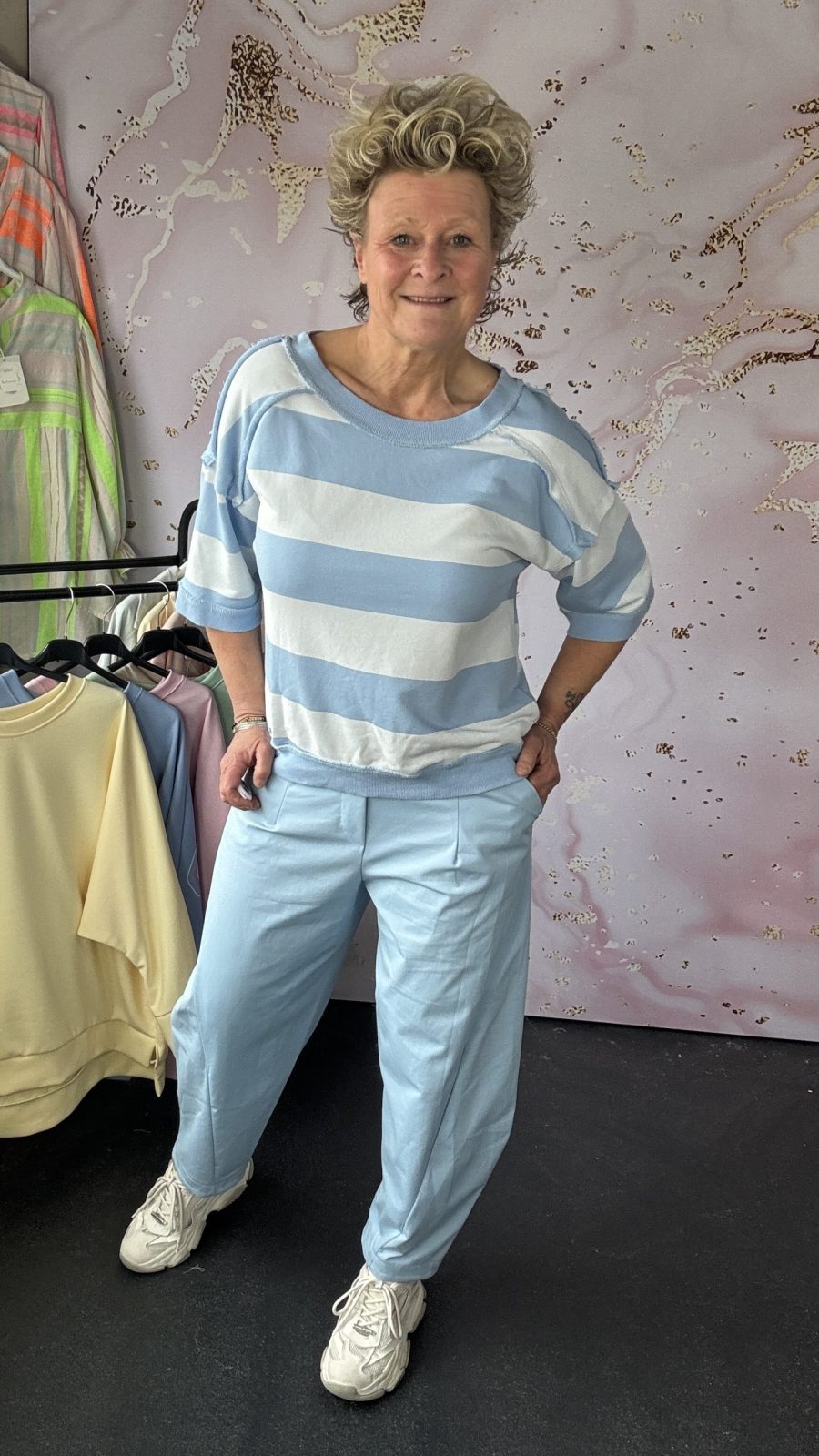 Sweater Colori lichtblauw/wit