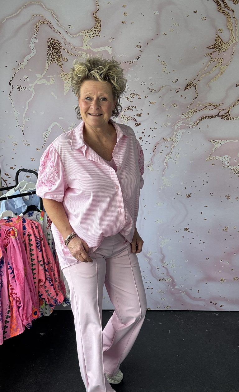 Blouse broderie streep roze