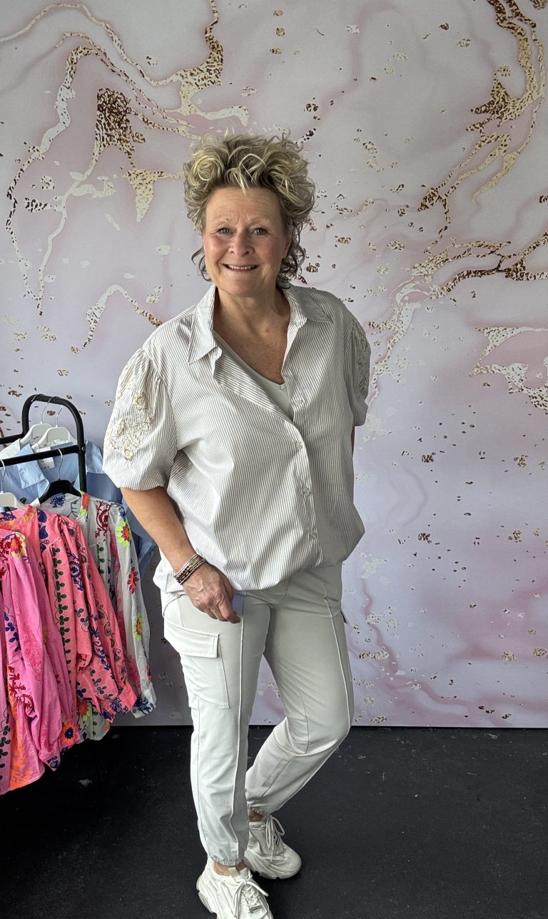 Blouse broderie streep beige