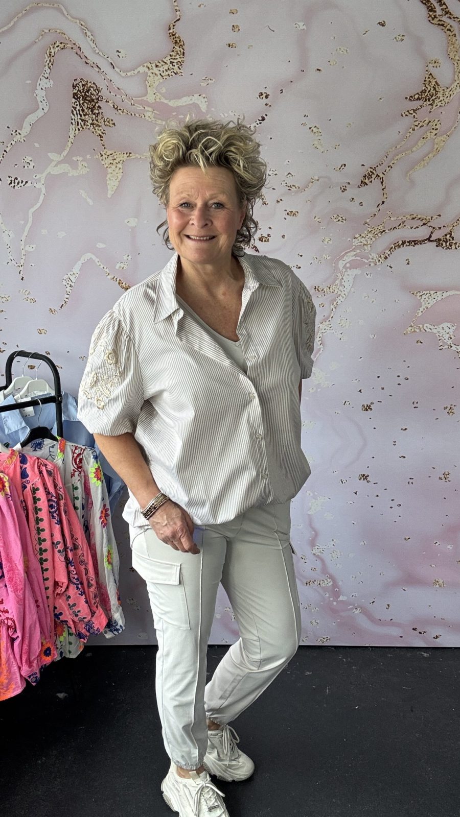 Blouse broderie streep beige