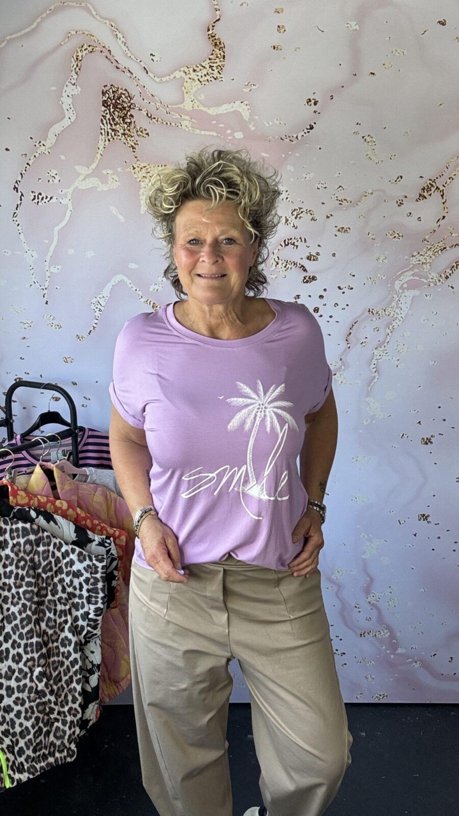 T Shirt SMILE lila