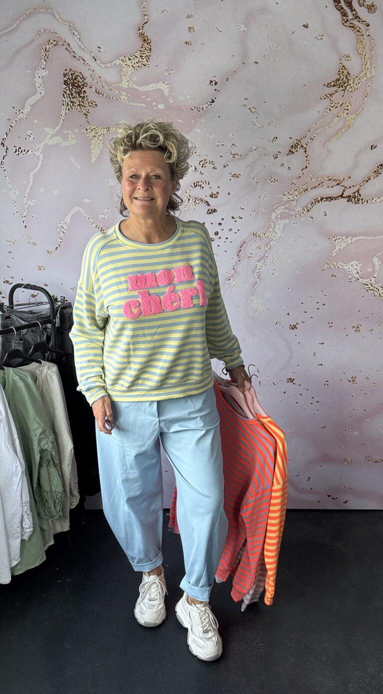 Sweater Mon cherie lichtblauw/geel