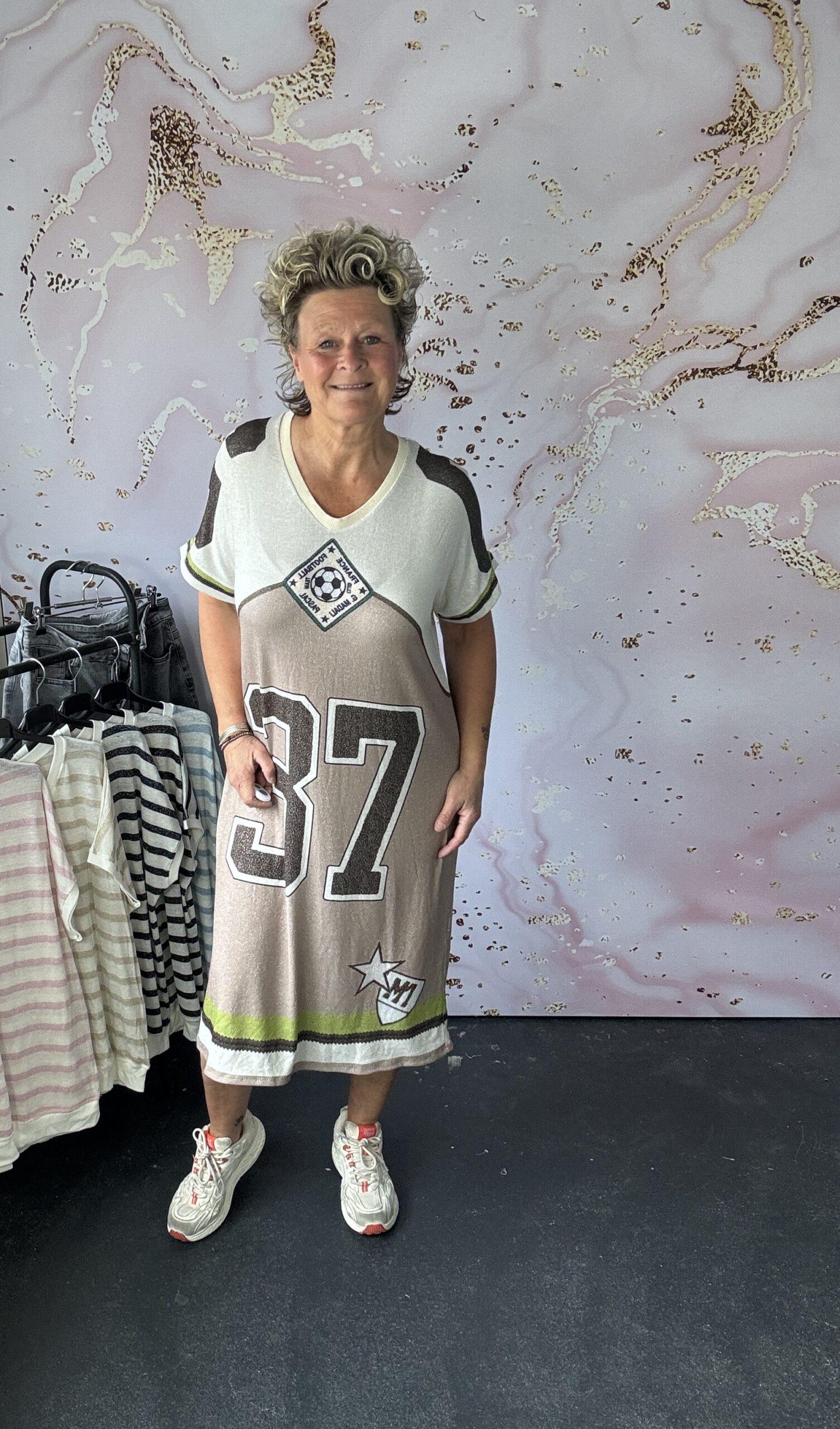 jurk 37 beige - Afbeelding 2