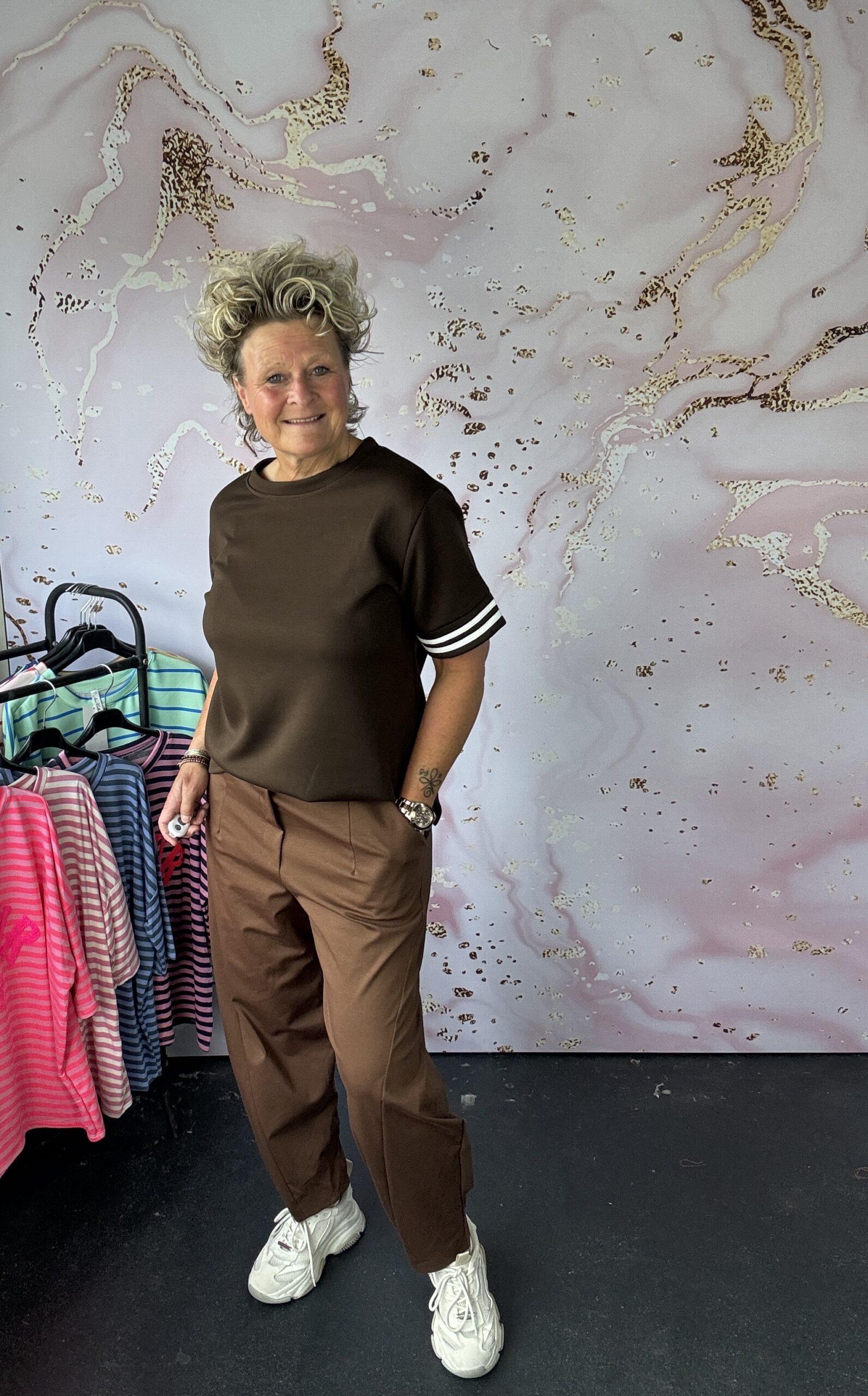 T Shirt Belinda bruin