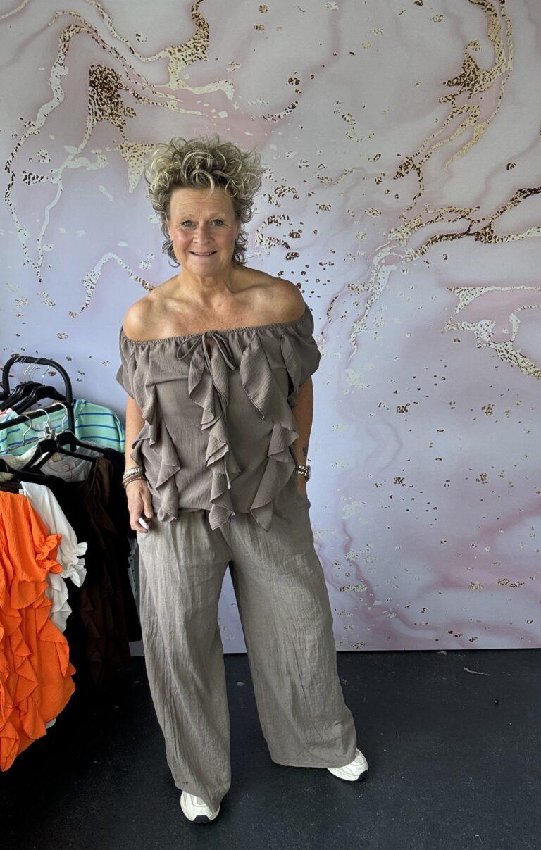 Blouse off shoulder taupe