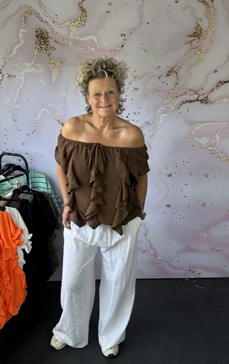 Blouse off shoulder bruin