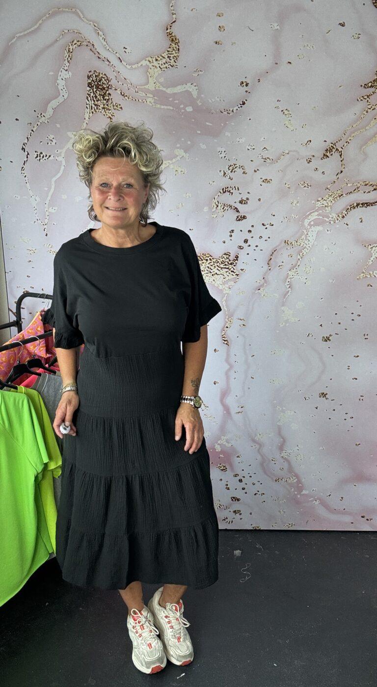jurk loes Zwart