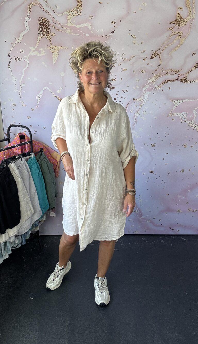 Jurk/ doorknoop blouse vanille