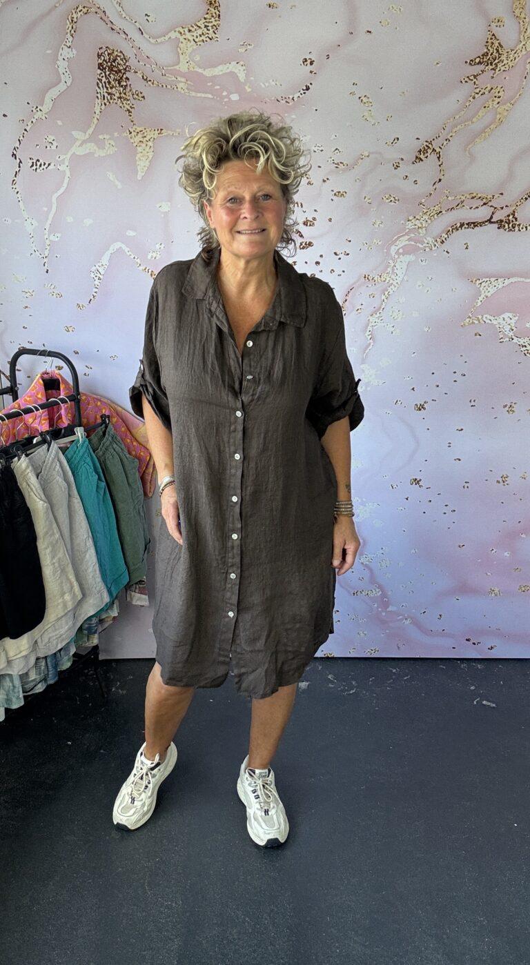 Jurk/ doorknoop blouse bruin