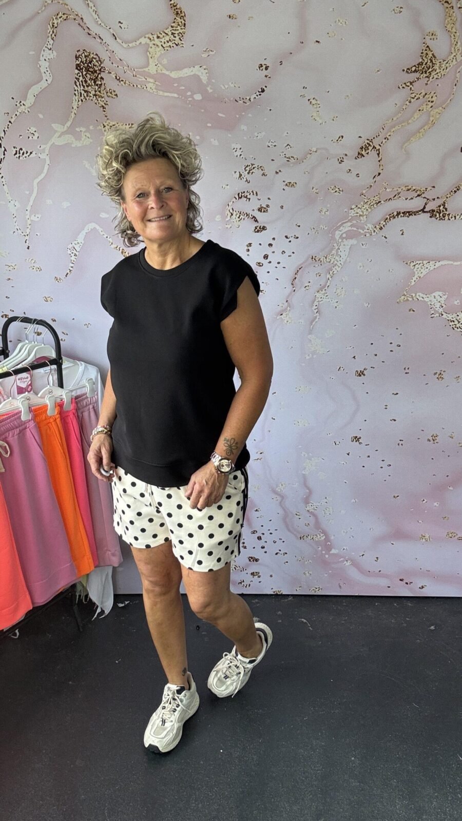 sweater mouwloos zwart