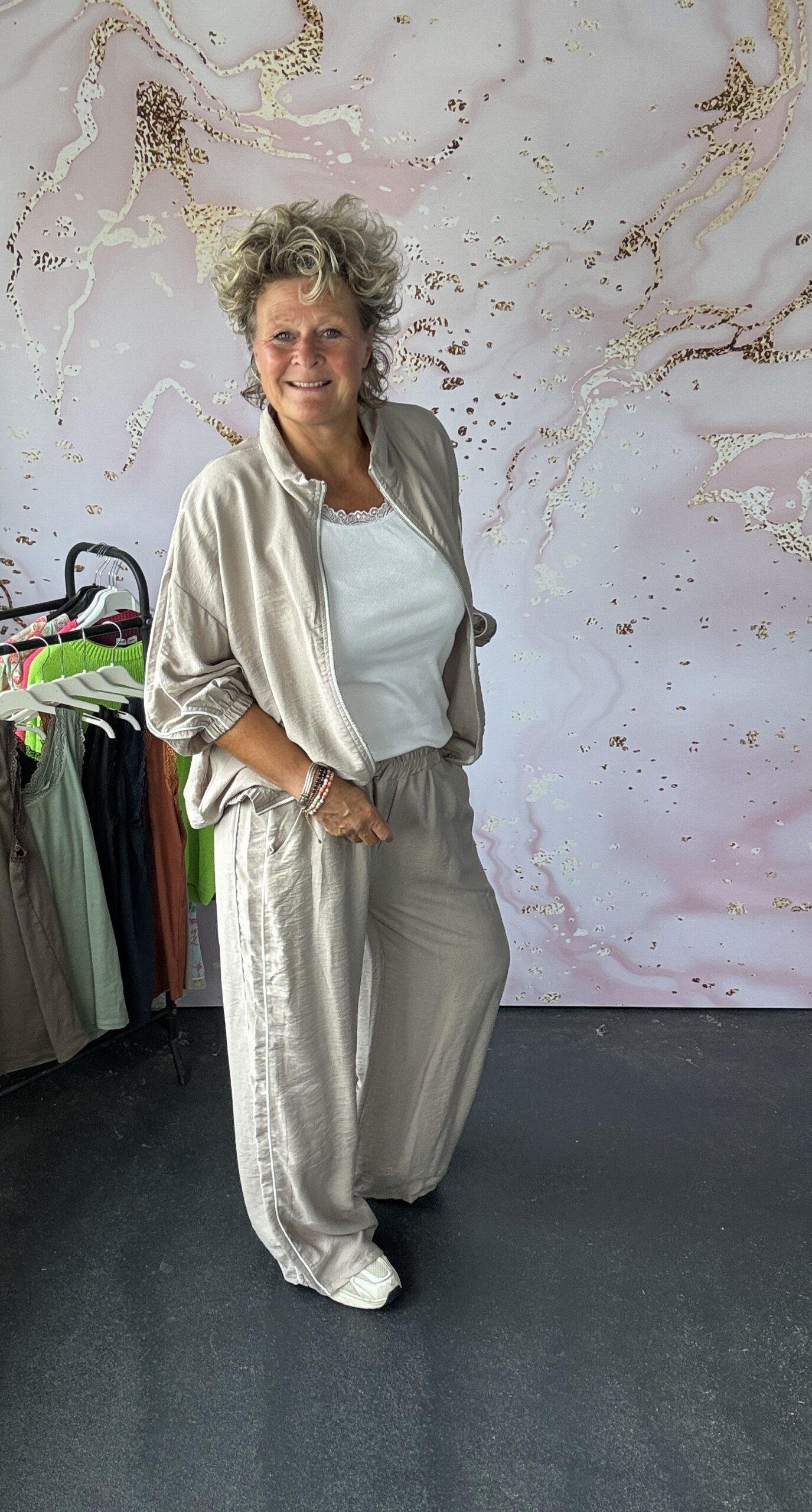 2 delige set Wietske taupe - Afbeelding 2