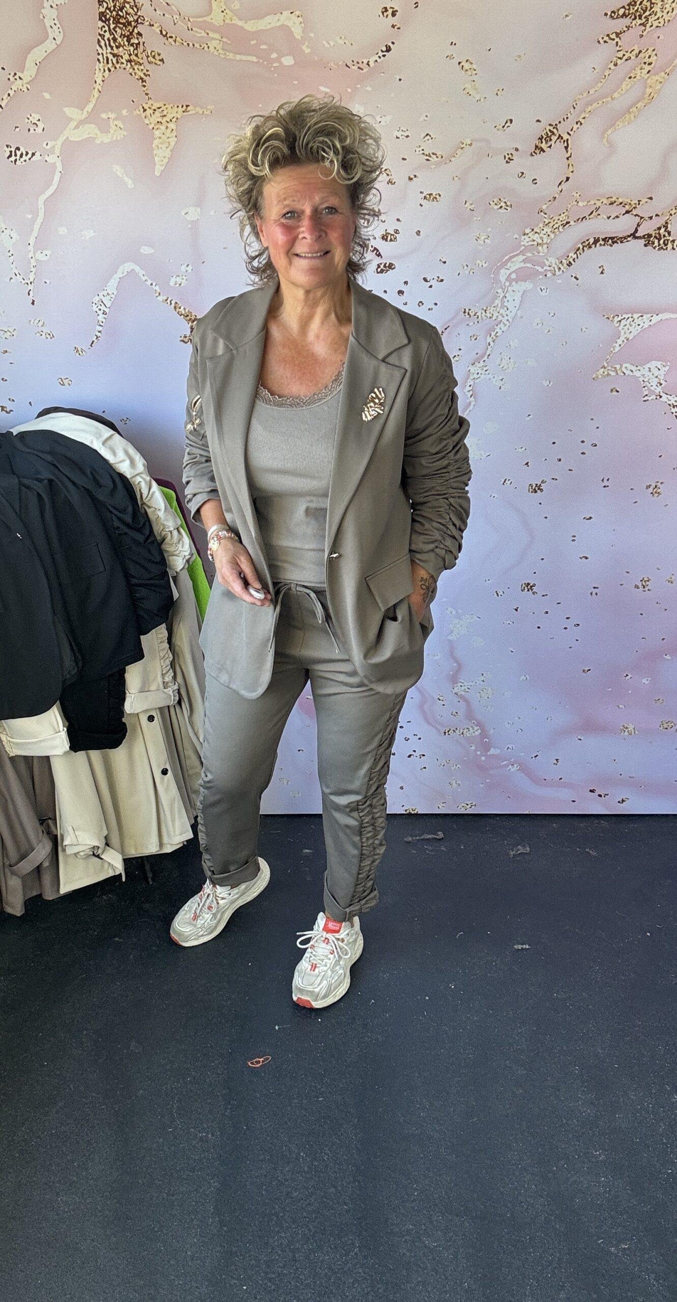 2 delige set Karen taupe