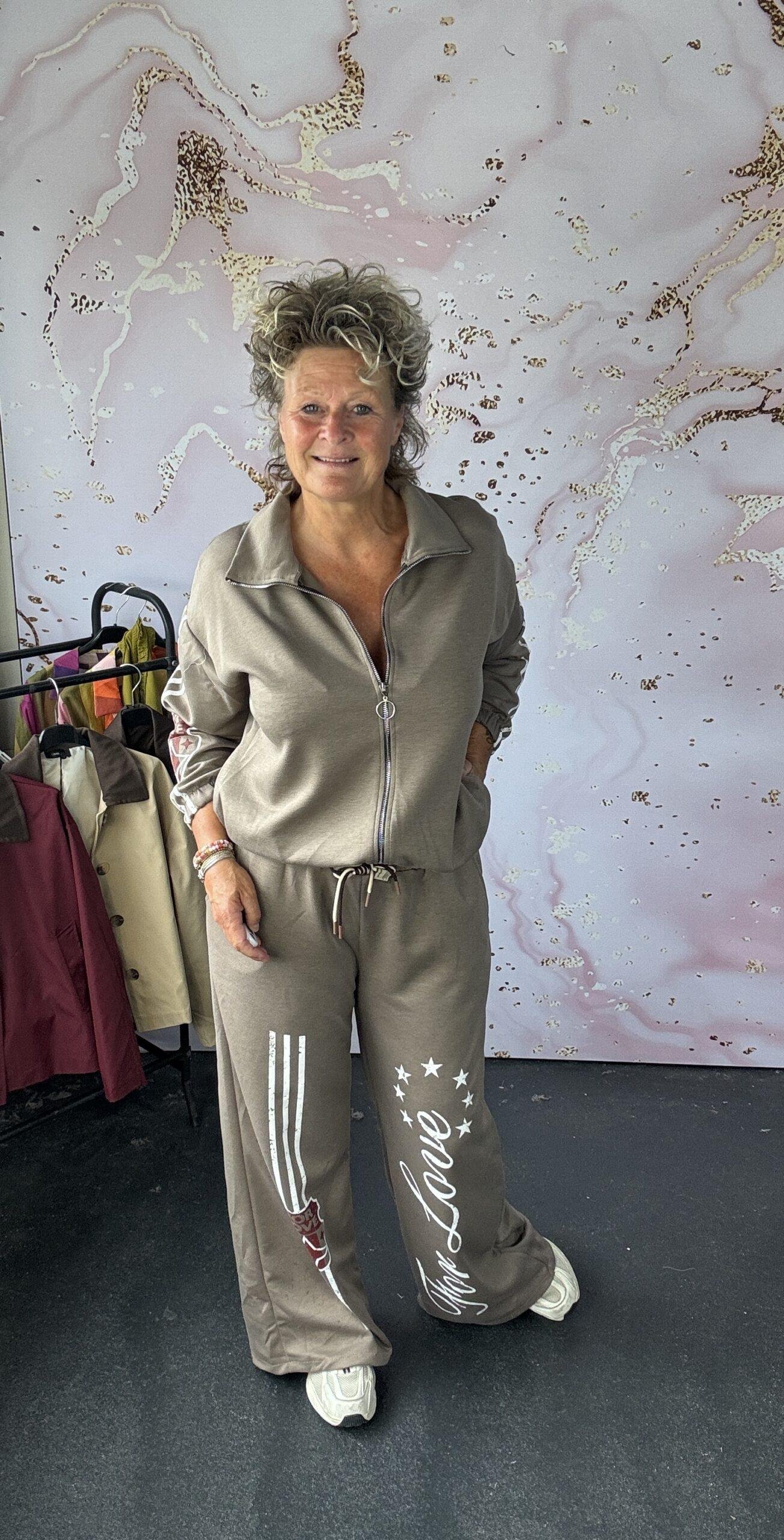 2 delige set Love taupe