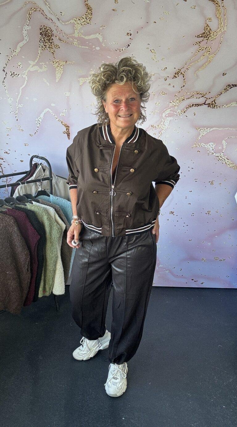Bomber Joan bruin