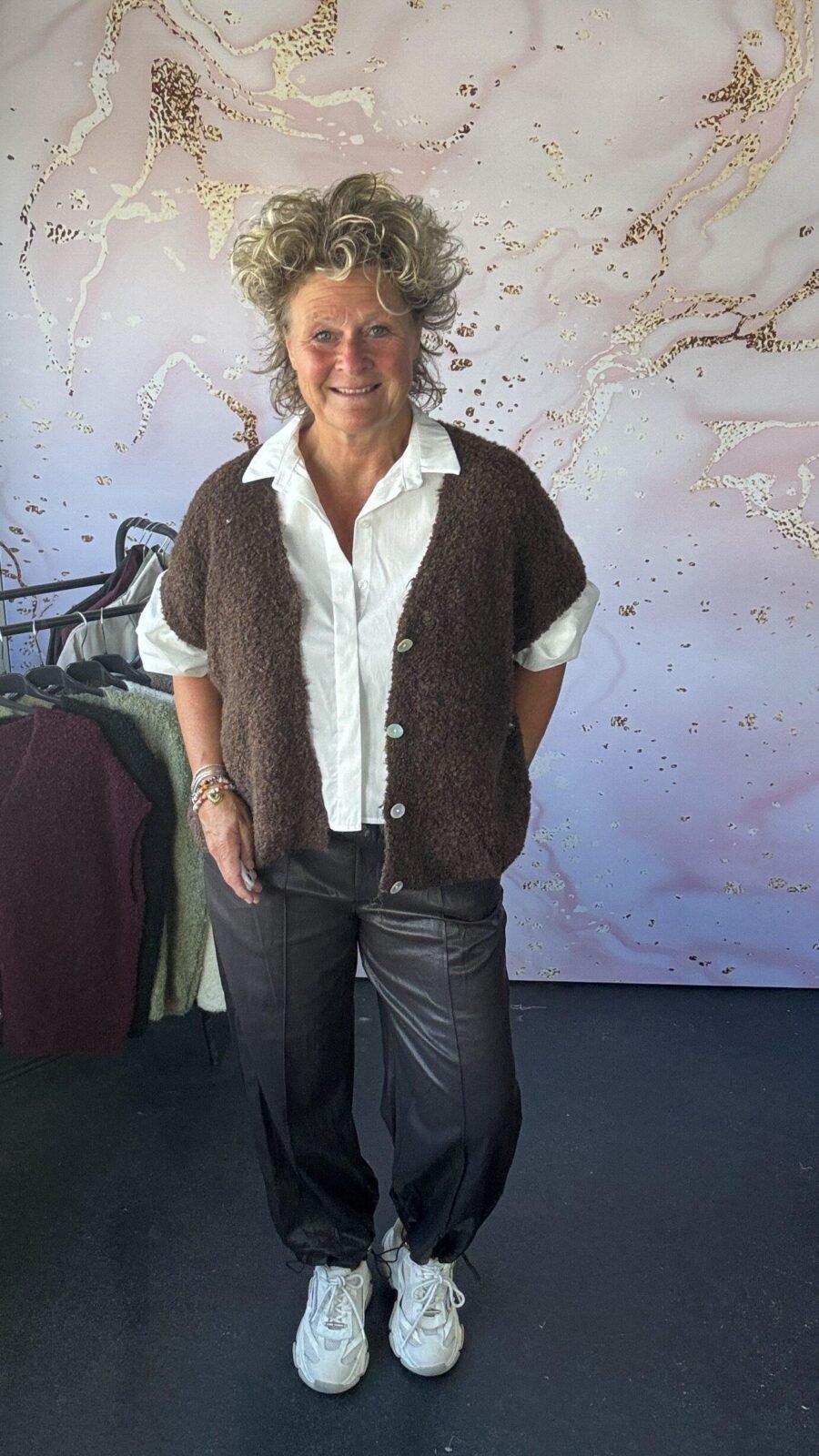 vest boucle bruin