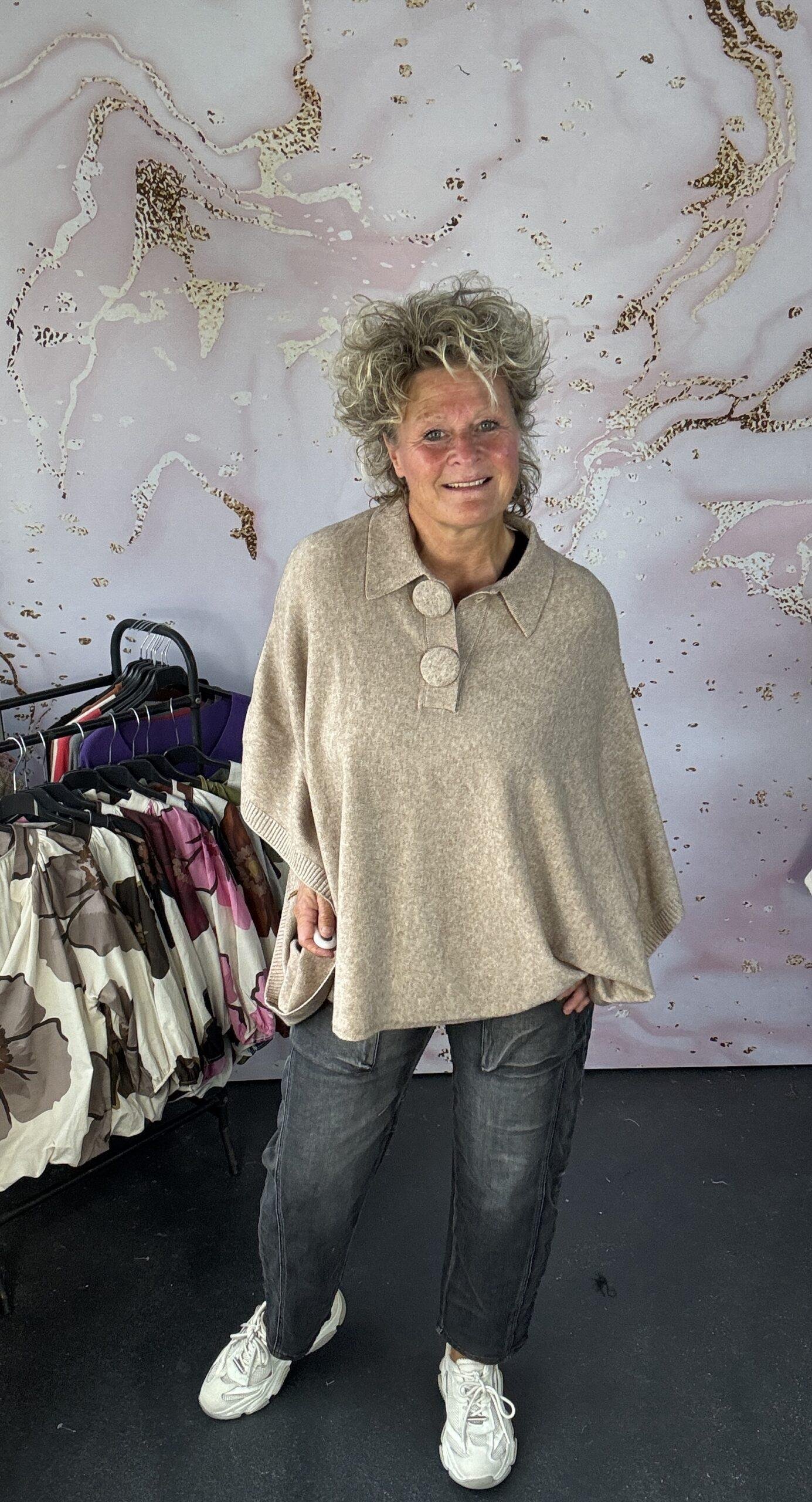 trui knoop beige