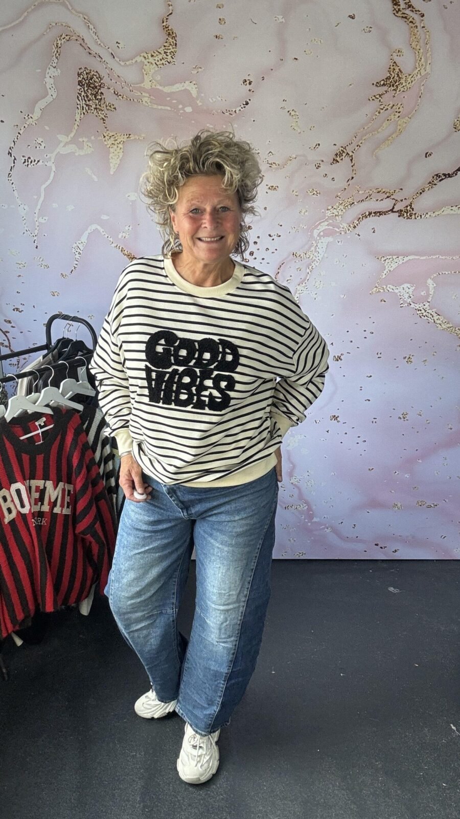 sweater Good Vibes Mooij
