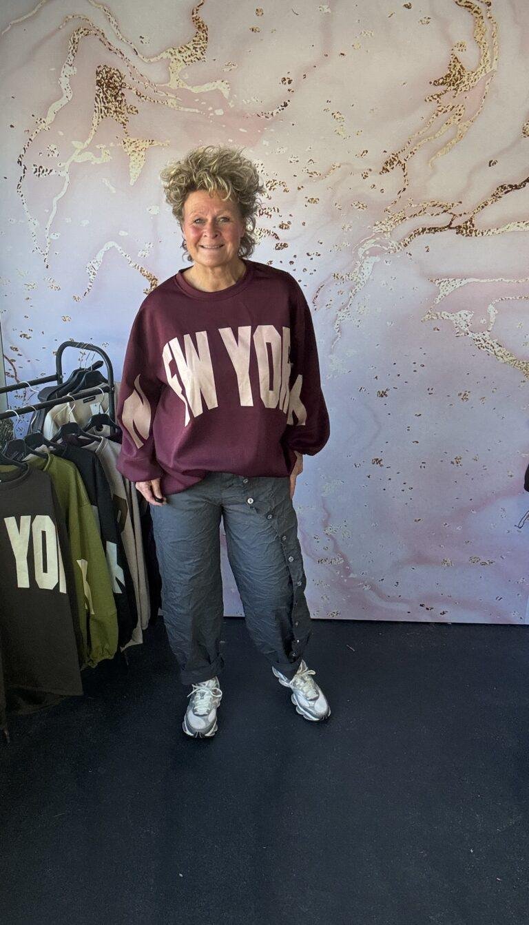 sweater New York burgundy