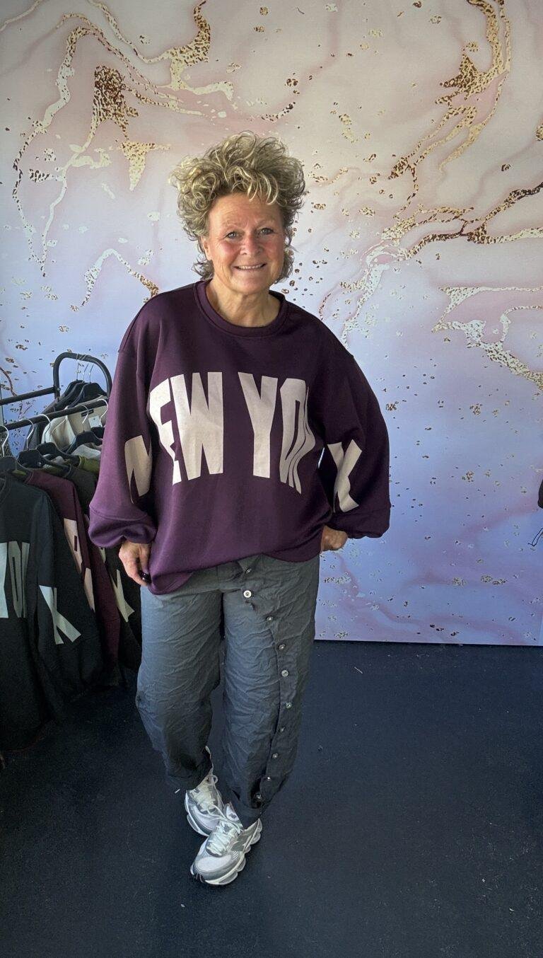 sweater New York purple