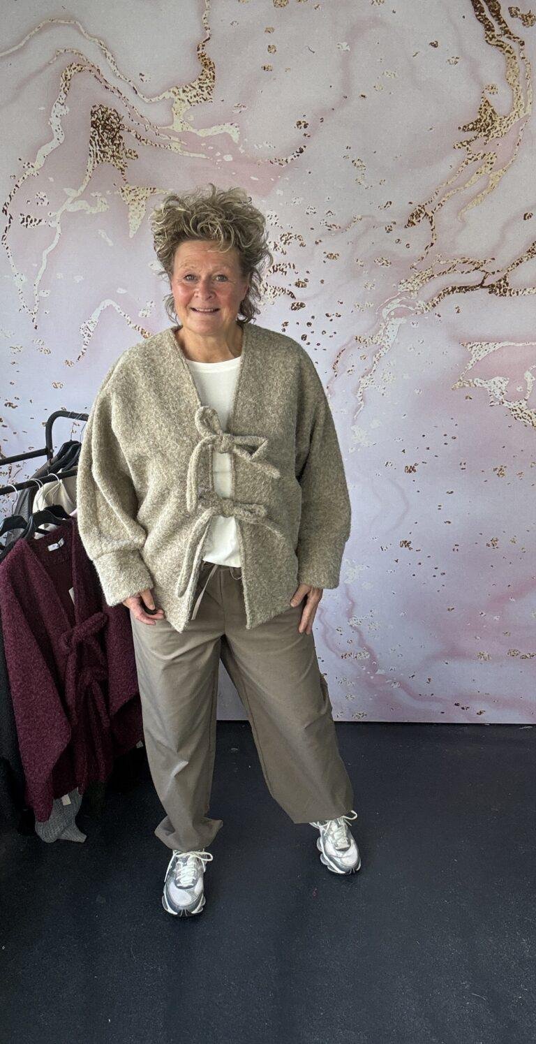 Vest Mary sand