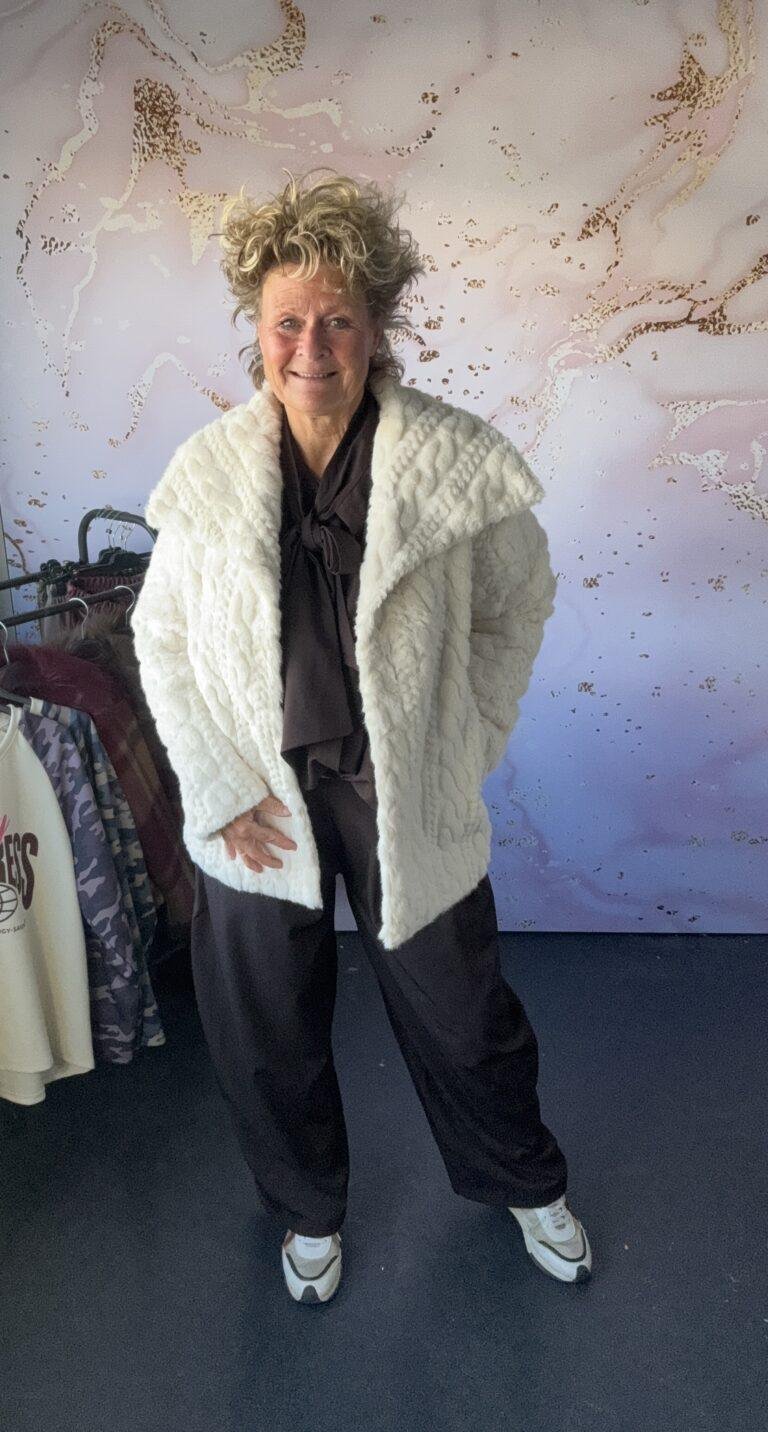 Jas W Fake Fur offwhite