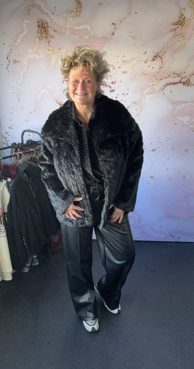 Jas W Fake Fur black