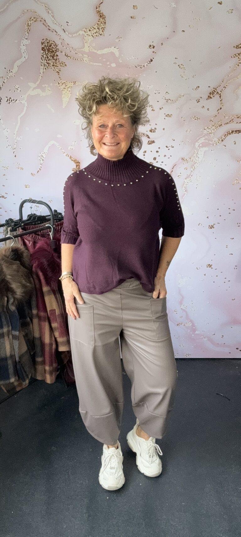 basis top curly purple stud