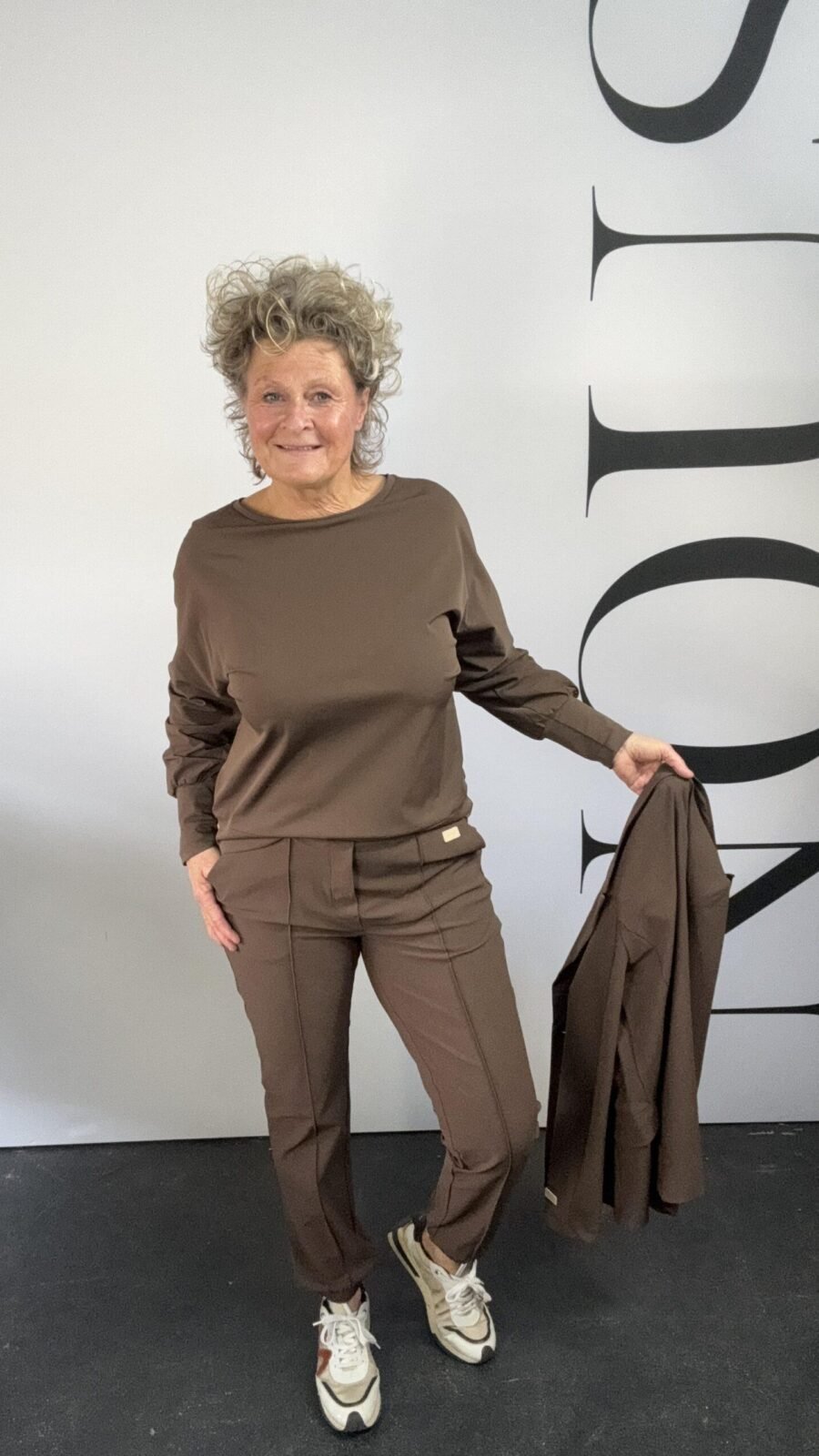 NOUS Travel Broek N227 Hot fudge