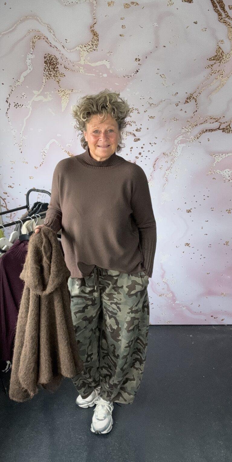 basis top curly bruin