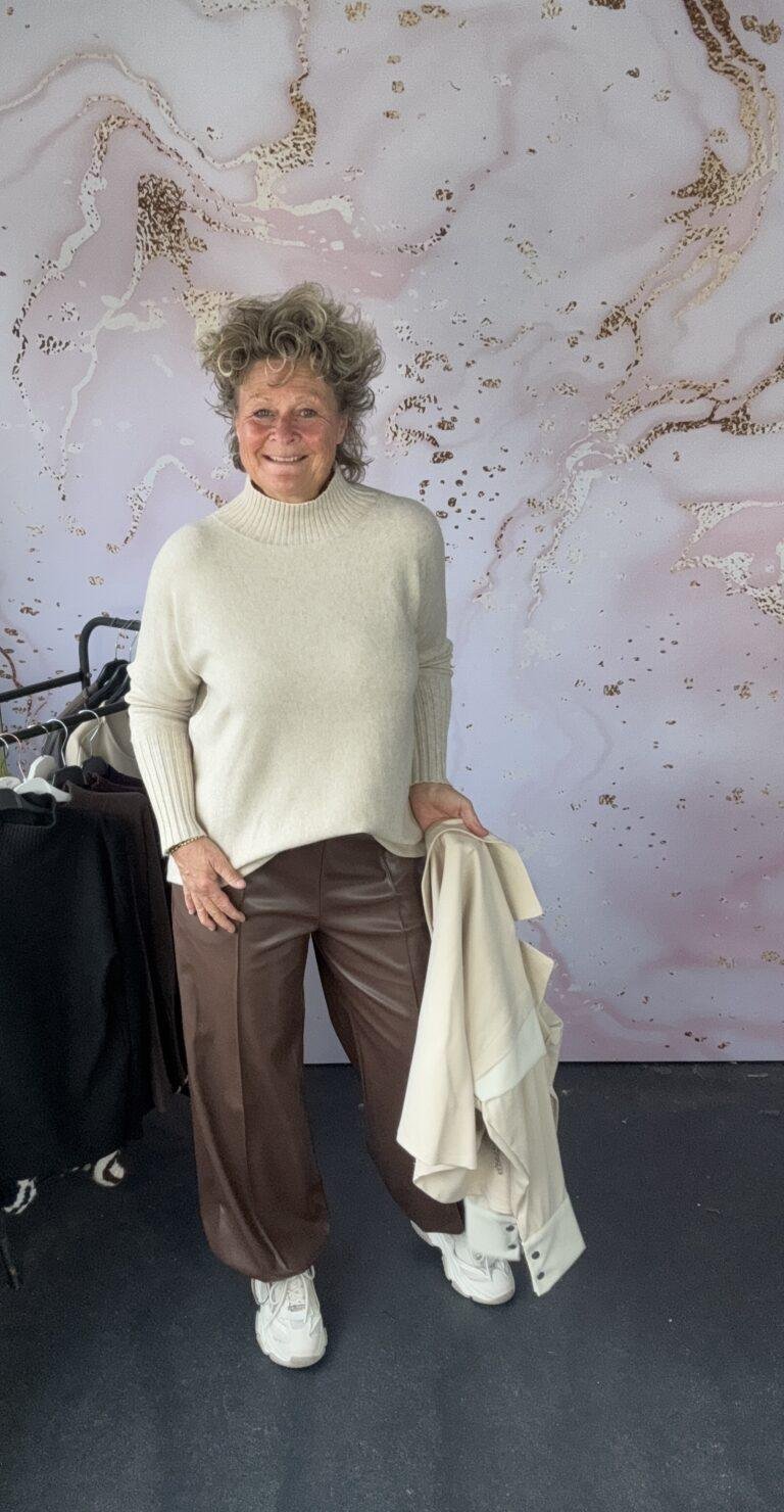 basis top curly beige